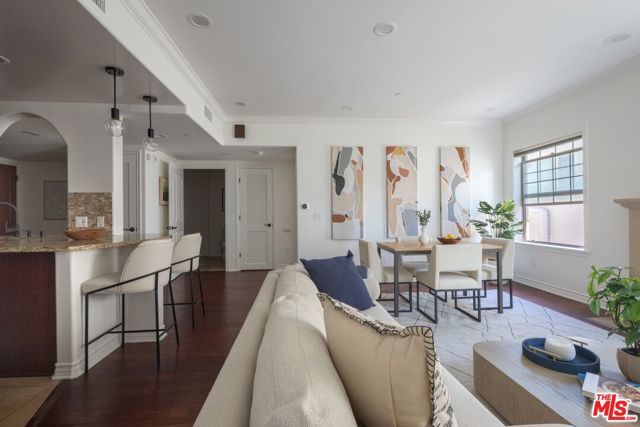 432 S Willaman Drive 301, Los Angeles, CA 90048