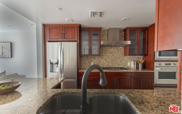 432 S Willaman Drive 301, Los Angeles, CA 90048