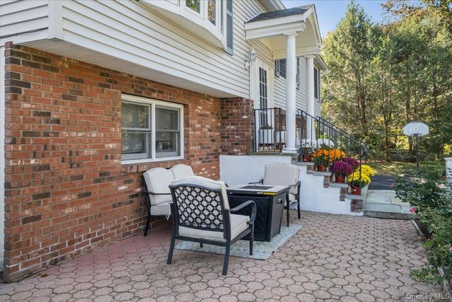 9 Aqueduct Road, Garrison, NY 10524