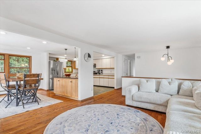 9 Aqueduct Road, Garrison, NY 10524