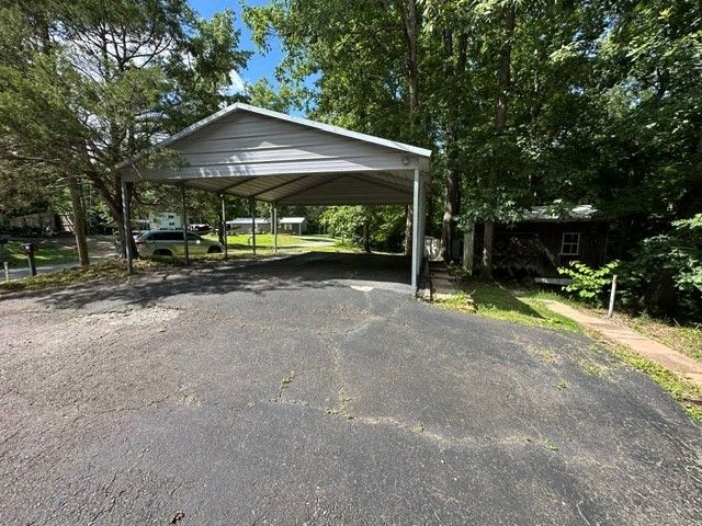 184 McDuff Ln, Camden, TN 38320