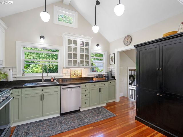3409 Se ALDERCREST Rd, Milwaukie, OR 97222