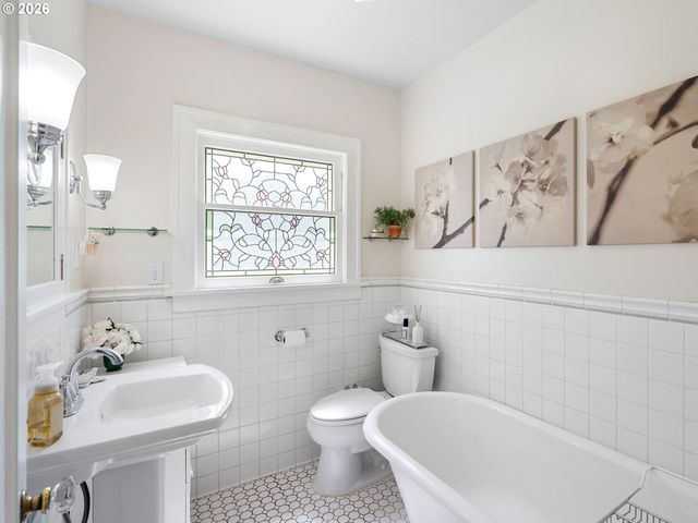 3409 Se ALDERCREST Rd, Milwaukie, OR 97222
