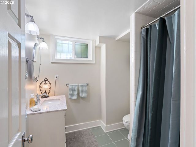 3409 Se ALDERCREST Rd, Milwaukie, OR 97222
