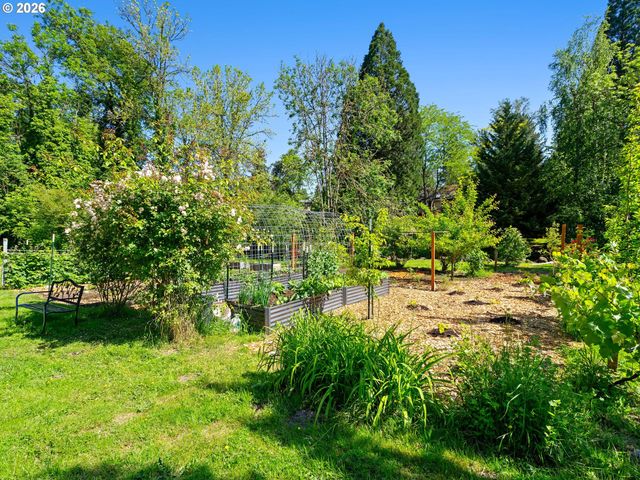 3409 Se ALDERCREST Rd, Milwaukie, OR 97222