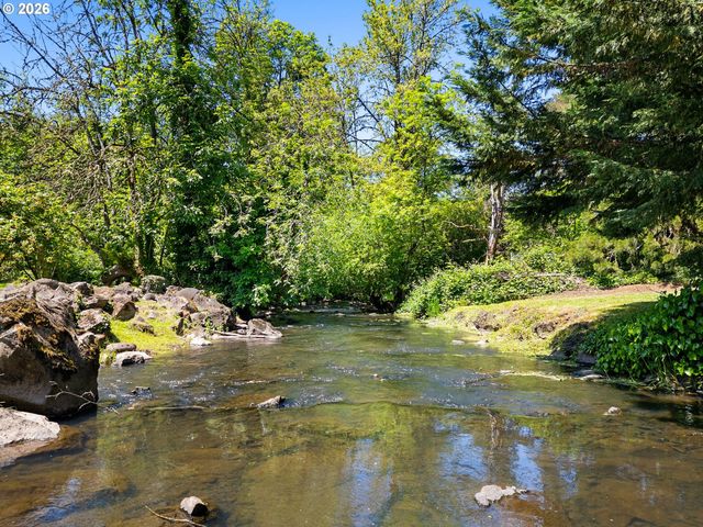 3409 Se ALDERCREST Rd, Milwaukie, OR 97222