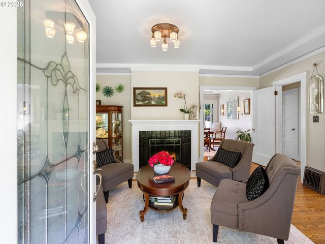 3409 Se ALDERCREST Rd, Milwaukie, OR 97222