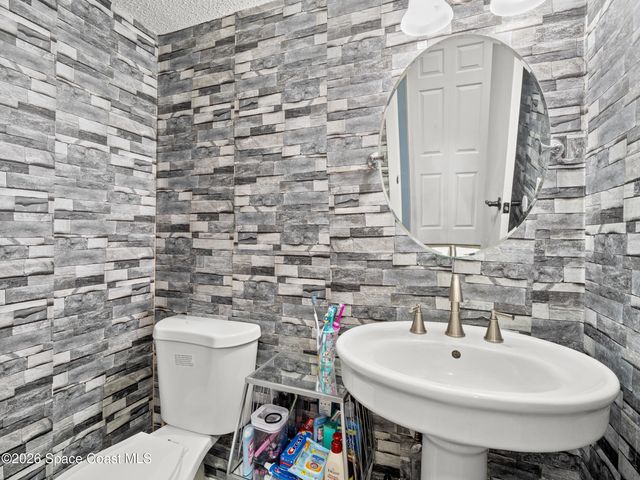1413 Manor Drive NE, Palm Bay, FL 32905