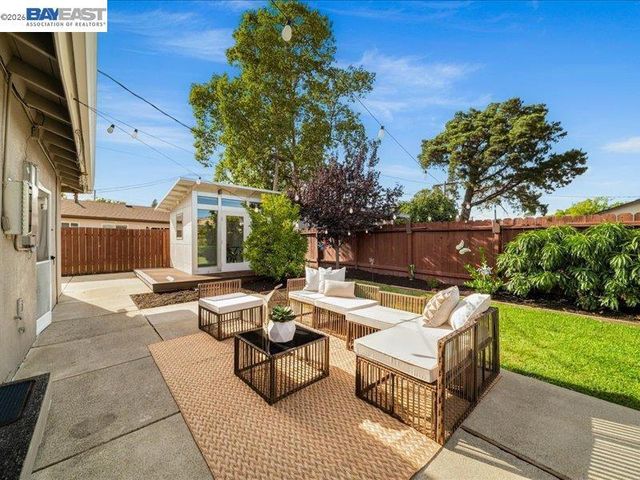 7711 Firebrand Dr, Dublin, CA 94568