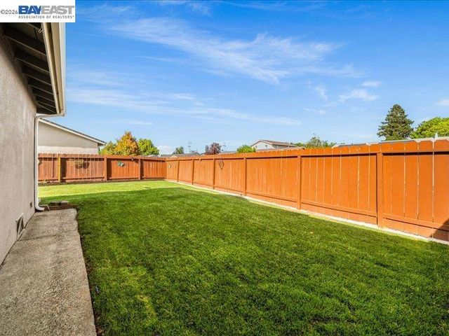 7711 Firebrand Dr, Dublin, CA 94568