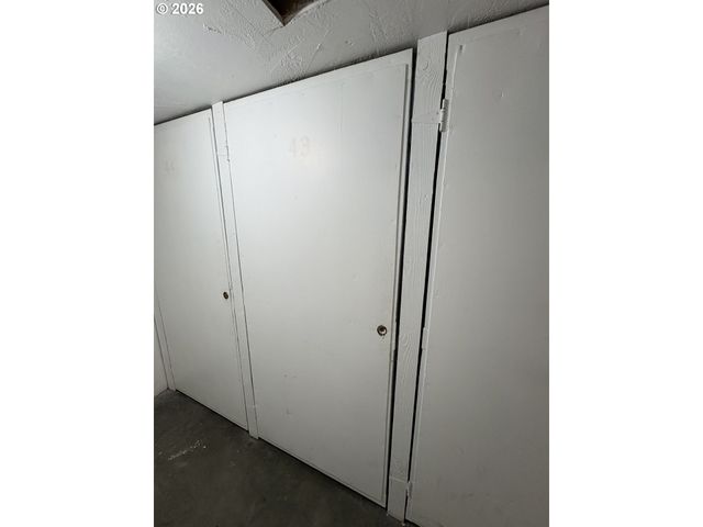 6731 Ne BROADWAY St, Portland, OR 97213