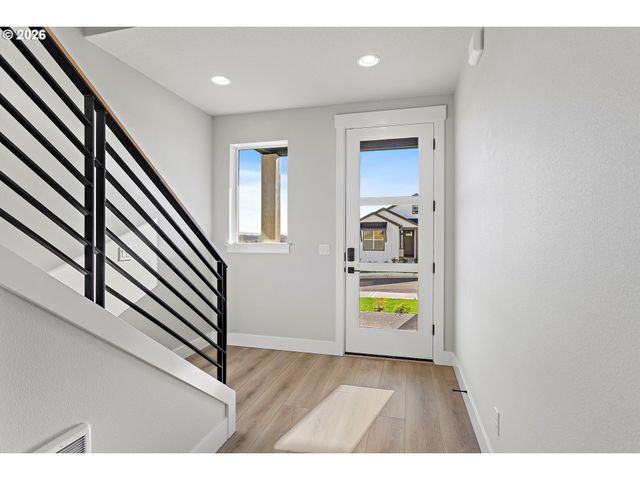 12159 Sw Autumnview St, Tigard, OR 97224