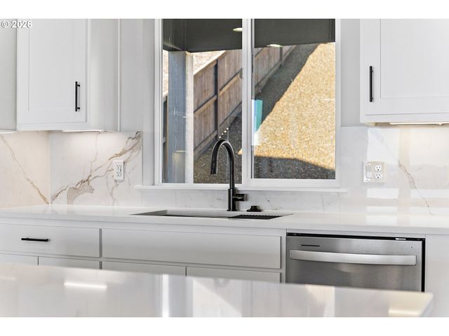 12159 Sw Autumnview St, Tigard, OR 97224