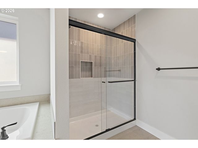 12159 Sw Autumnview St, Tigard, OR 97224