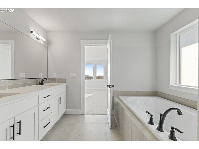 12159 Sw Autumnview St, Tigard, OR 97224