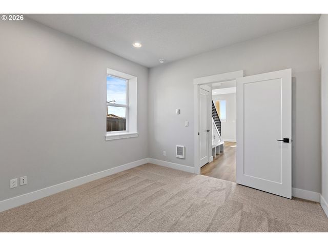 12159 Sw Autumnview St, Tigard, OR 97224