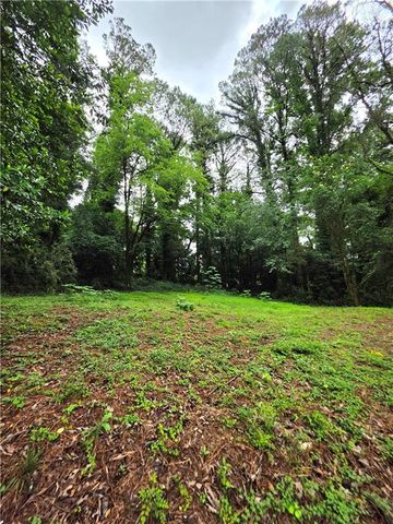 618 Simone Way, Stone Mountain, GA 30087