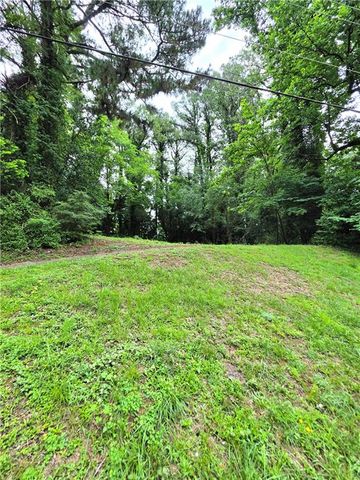 618 Simone Way, Stone Mountain, GA 30087