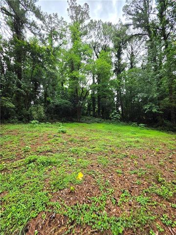 618 Simone Way, Stone Mountain, GA 30087
