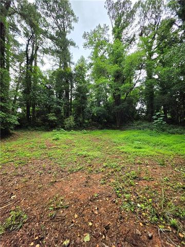 618 Simone Way, Stone Mountain, GA 30087