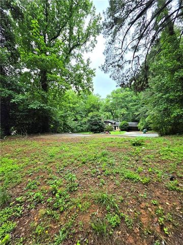 618 Simone Way, Stone Mountain, GA 30087