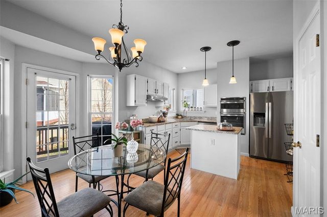 810 Wellesley Place Drive, Chesterfield, MO 63017