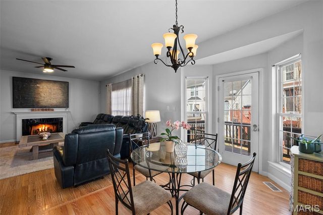 810 Wellesley Place Drive, Chesterfield, MO 63017