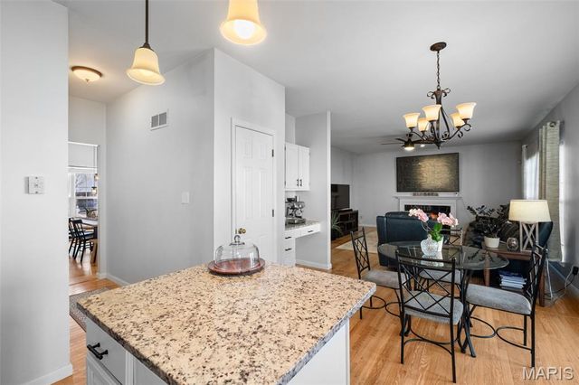 810 Wellesley Place Drive, Chesterfield, MO 63017