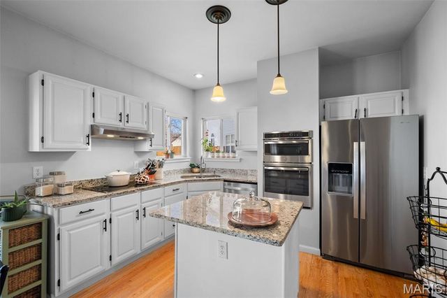 810 Wellesley Place Drive, Chesterfield, MO 63017