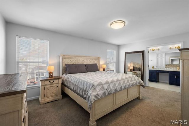 810 Wellesley Place Drive, Chesterfield, MO 63017