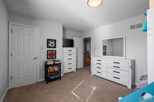 810 Wellesley Place Drive, Chesterfield, MO 63017