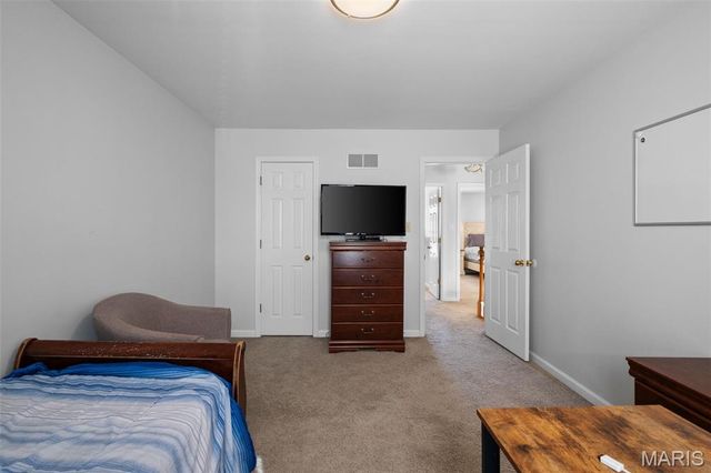 810 Wellesley Place Drive, Chesterfield, MO 63017