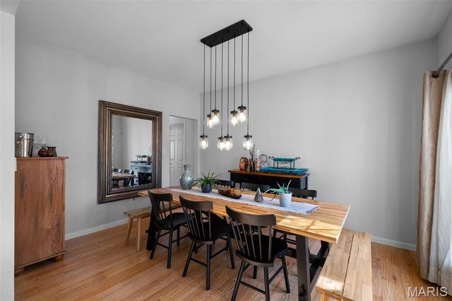 810 Wellesley Place Drive, Chesterfield, MO 63017