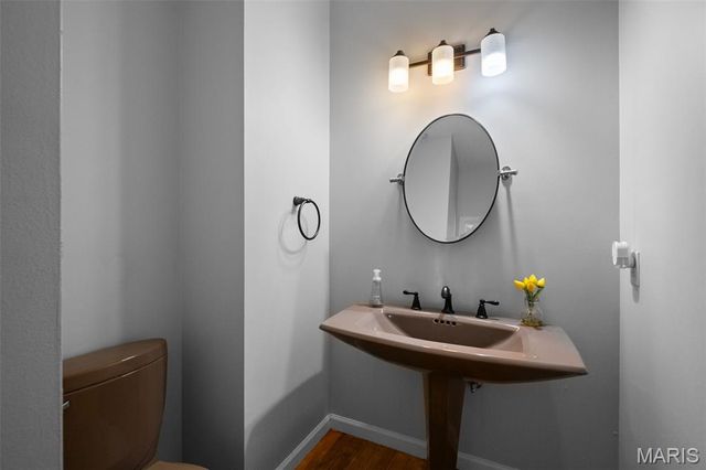 810 Wellesley Place Drive, Chesterfield, MO 63017