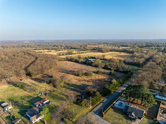 1 S Mission Road, Okmulgee, OK 74447