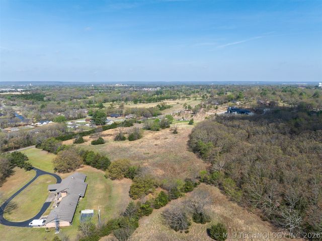1 S Mission Road, Okmulgee, OK 74447