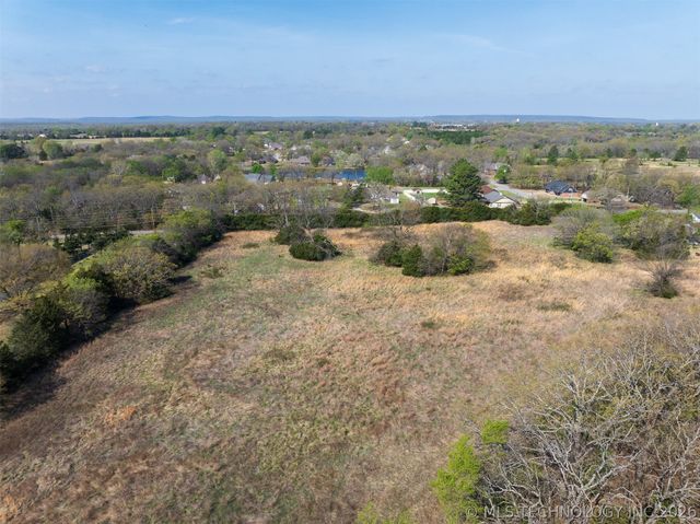 1 S Mission Road, Okmulgee, OK 74447