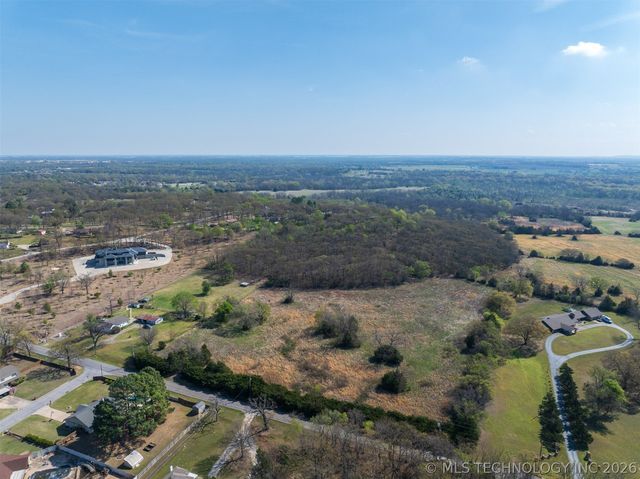1 S Mission Road, Okmulgee, OK 74447