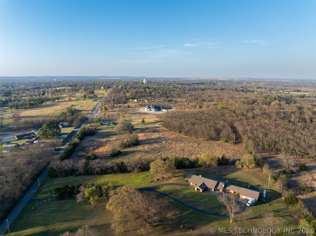 1 S Mission Road, Okmulgee, OK 74447