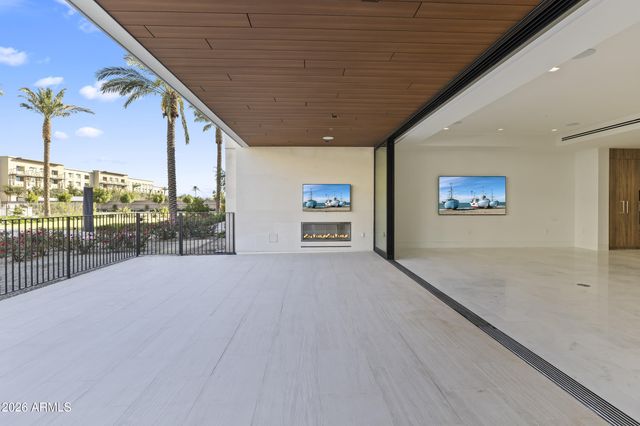 6587 N PALMERAIE Boulevard 1042, Paradise Valley, AZ 85253