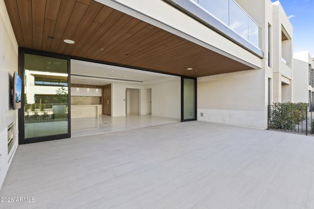 6587 N PALMERAIE Boulevard 1042, Paradise Valley, AZ 85253