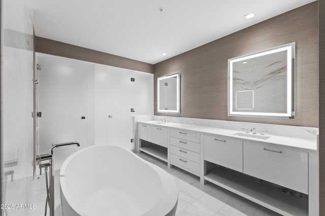 6587 N PALMERAIE Boulevard 1042, Paradise Valley, AZ 85253
