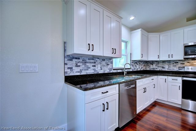 124 Clinton Avenue, Lake Placid, FL 33852