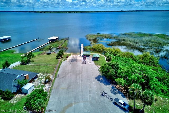 124 Clinton Avenue, Lake Placid, FL 33852