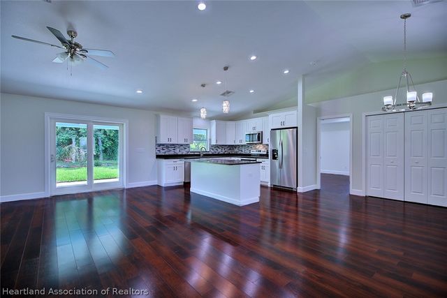 124 Clinton Avenue, Lake Placid, FL 33852