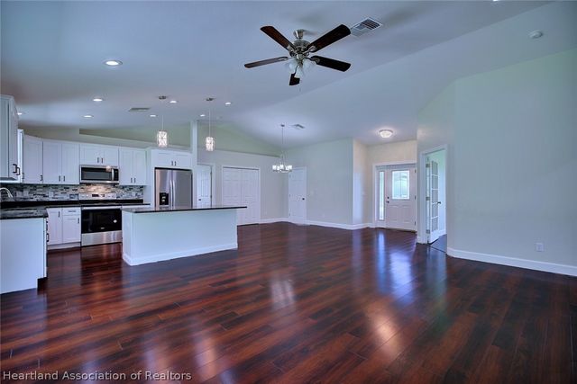 124 Clinton Avenue, Lake Placid, FL 33852