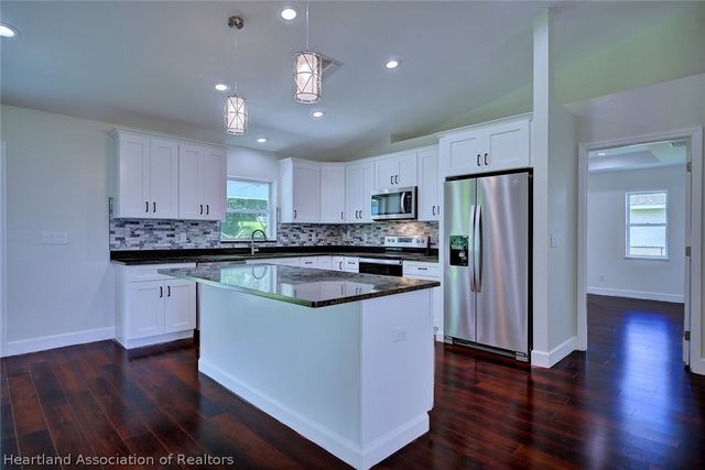 124 Clinton Avenue, Lake Placid, FL 33852