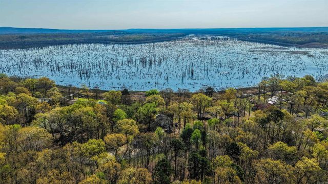 8 N Dogwood Drive, Mayflower, AR 72106