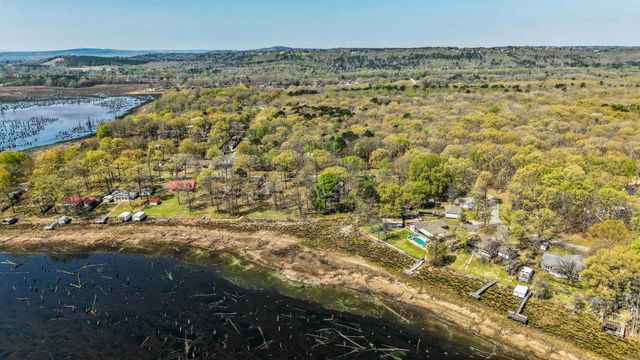 8 N Dogwood Drive, Mayflower, AR 72106