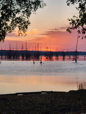 8 N Dogwood Drive, Mayflower, AR 72106